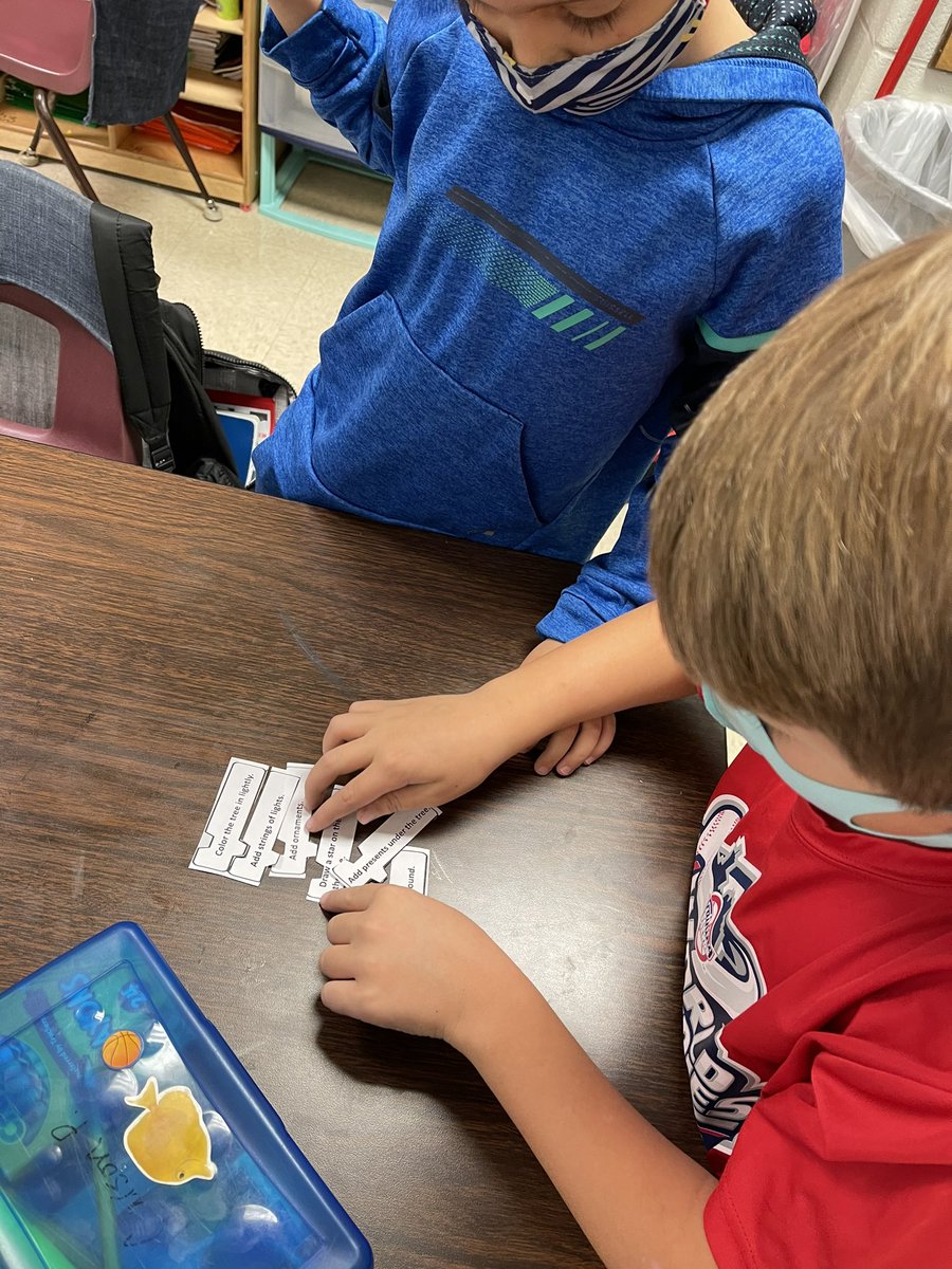 techyteacher25's tweet image. We are focusing on “what” code is and “how” to follow a code! Our 2nd activity is following code to make a tree! Also my third holiday head piece for our competition! #CobbInTech #cobbstem #cobbscience @FordEScobb @CobbInTech @cobbscience @STEMcobb