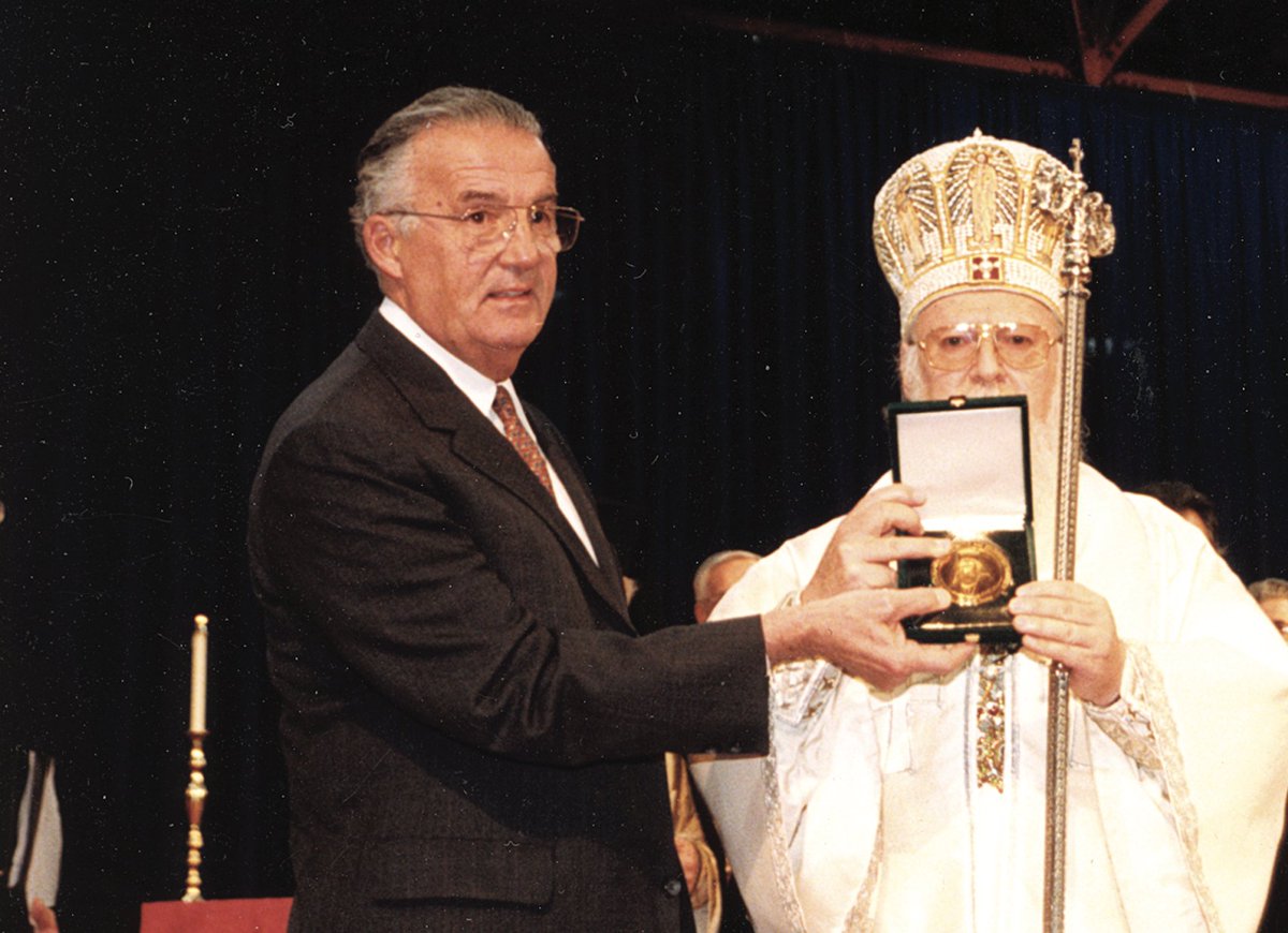 Senator Paul Sarbanes, son of Greek immigrants, Matina &amp; Spyros, earned a brilliant education and served the people of Maryland &amp; the USA with honor for decades. Child of the Ecumenical Patriarchate, he was the pride of this nation &amp; the Greek Diaspora. May his memory be eternal.