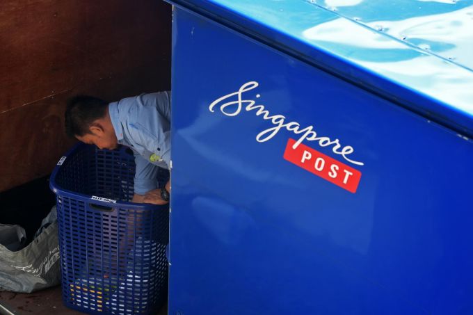 UPU_UN's tweet photo. #SingPost trial to “fundamentally transform the letterbox infrastructure”. #Singapore Post has launched a one-year public trial of #PostPal, the company’s next-generation smart letterboxes, from Dec 2020 https://t.co/laXETiss7d @SingPost @PostalHubPod @postalnews https://t.co/wa4cglGDPl