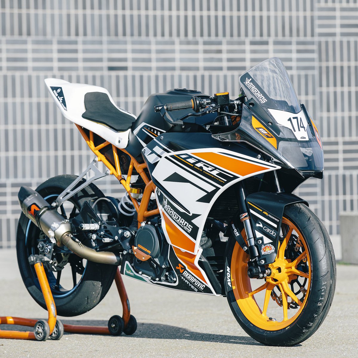 I've done massive upgrade on my KTM RC 390, featuring #KTMPowerParts brake lever, foot rest, sticker kit and more. Make your KTM RC race ready 👉 bit.ly/PowerPartsRC

#ktm #ktmrc #motorcycle