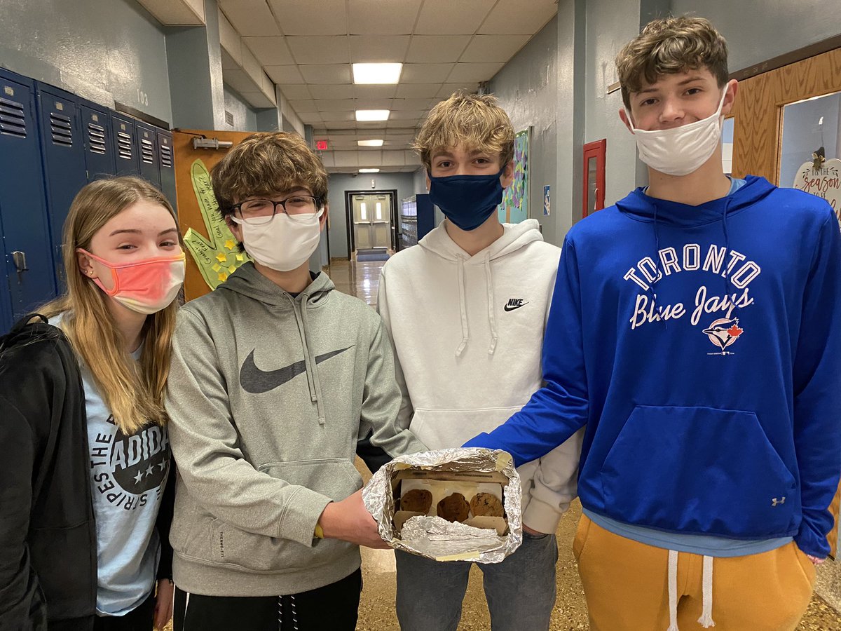 BodePatriots's tweet photo. Mrs. Trout’s 8th grade science class designed, built, and experimented with Solar Cookers today focusing on transfers of thermal energy. High levels of critical thinking, data discovery, and student engagement! (One group even baked cookies!How awesome!).#BMSProud #BodeVision2020 https://t.co/xf6FmX5HiS