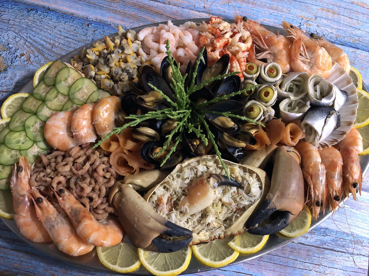 fynefish seafood platters ~ we are fully booked in Cockermouth & Cranstons for collections on Christmas Eve. You can still order for collection on the 23rd/22nd and the 30th/31st Dec .... if your quick !