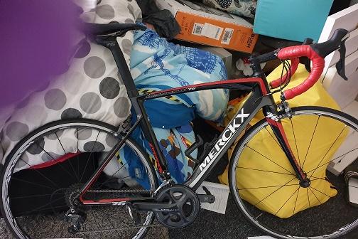 We are looking for the owner of a #Merckx bike located this morning in the Wirral. If you suspect that this is your bicycle, please call 101 and quote Log 0122 of the 7th December. 

Please share this tweet so we can reunite this bike with its owner.