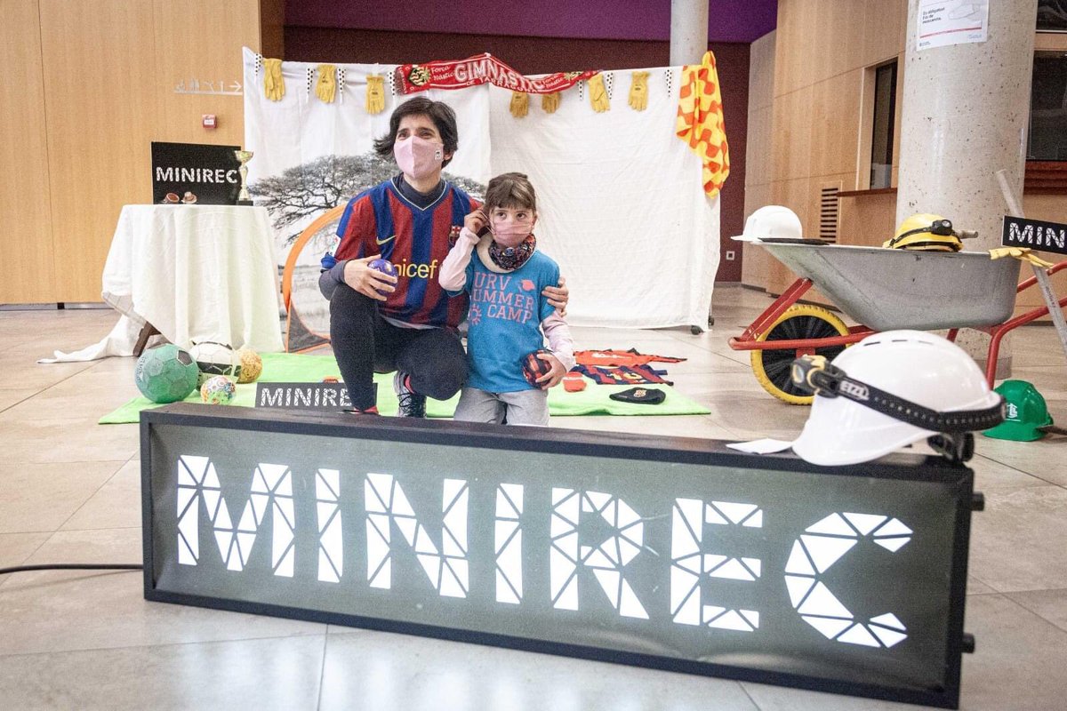 Tecletes's tweet image. Venir disfressat al #minirec #festivalrec2020 té premi!!! Un any sencer de subscripció a #filmin 💓 
Avui tocava de futbolistes. Demà a les 12h teniu una nova oportunitat amb la projecció de #Fammille 🎬 #tecletes us esperem!! 
#tarragona @recfestival