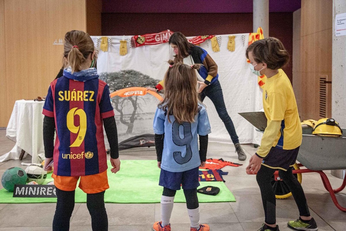 Tecletes's tweet image. Venir disfressat al #minirec #festivalrec2020 té premi!!! Un any sencer de subscripció a #filmin 💓 
Avui tocava de futbolistes. Demà a les 12h teniu una nova oportunitat amb la projecció de #Fammille 🎬 #tecletes us esperem!! 
#tarragona @recfestival