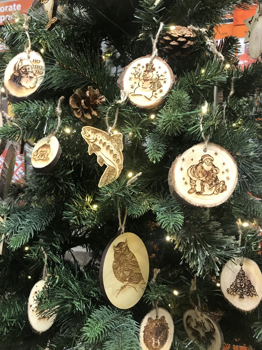 aprilsimonhd's tweet image. DS Andy made ornaments for all of the associates at 464!  What a talent and a big heart she has!  Thank you Andy for your sharing and kindness!#464hearusroar #D130Driven ⁦@jacki_mccord⁩ ⁦@misjudes⁩ 🎄⛄️