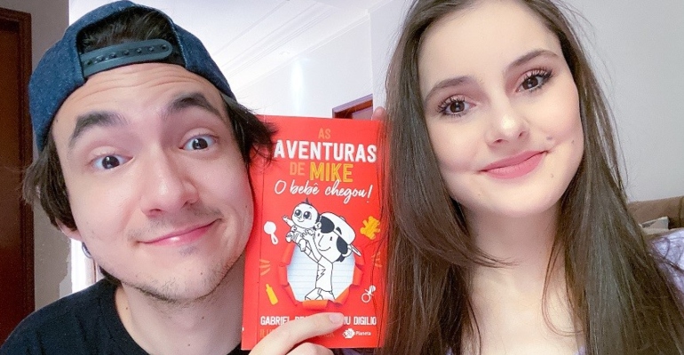 atrevida's tweet photo. Casal de youtubers tem segundo livro em lista de mais vendidos no Brasil e Portugal #gabrieldearo #manudigilio 
https://t.co/Ew8lHggyZL https://t.co/puyVapzaWW