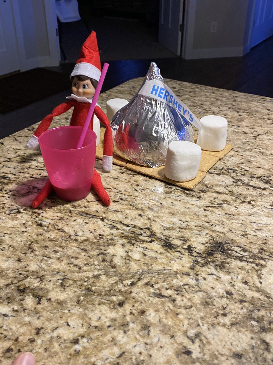 brandon31rogers's tweet photo. Frankie must of been craving sโmores last night!
#crazyelf https://t.co/FGYUcCFil2