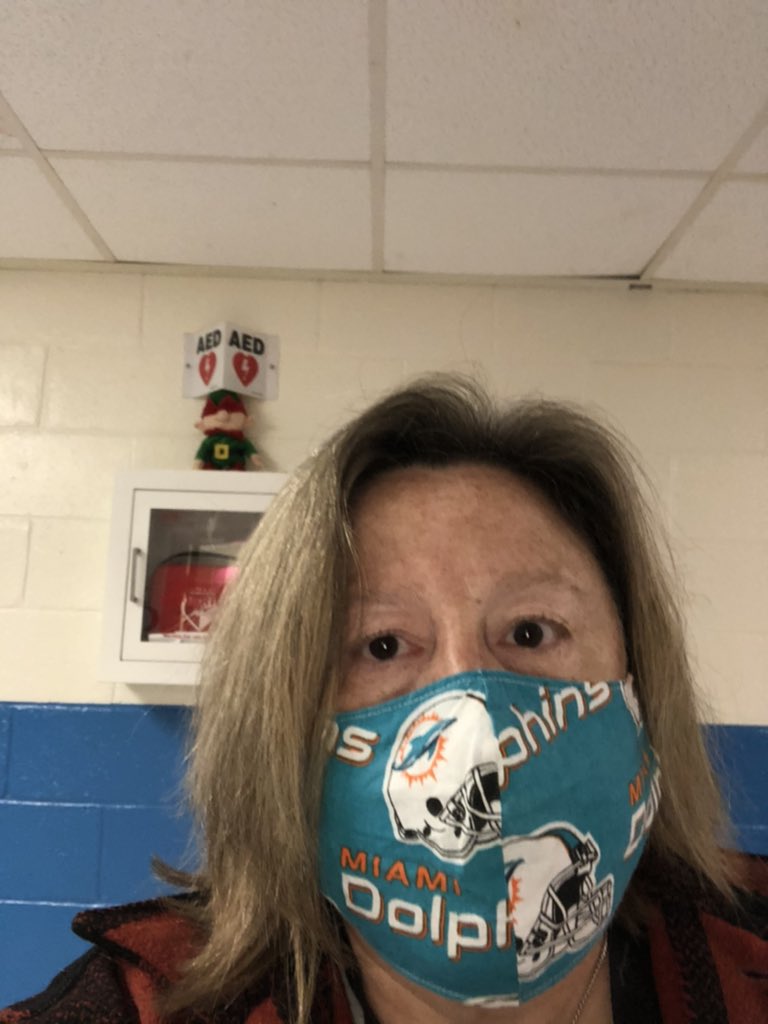 #selfiewithelfie