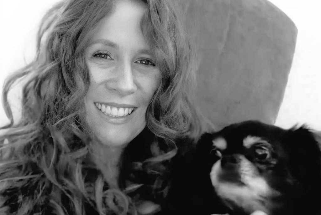 Catherine Tate being madly in love with dogs... a thread