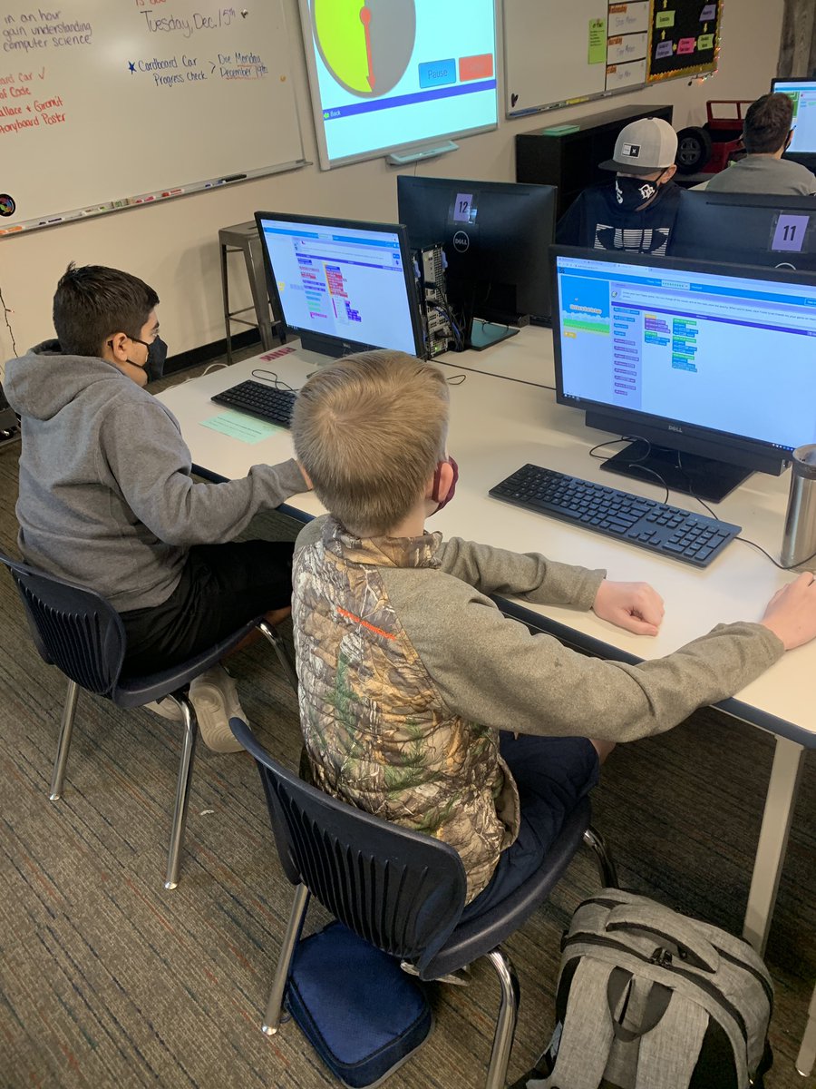 HillcrestStem's tweet photo. Hour of Code happening at Hillcrest today!! #computerscienceeducationweek #HourOfCode #DVUSDtech @DVUSDTech @DVUSD @hourofcode https://t.co/yiTYynVyFH