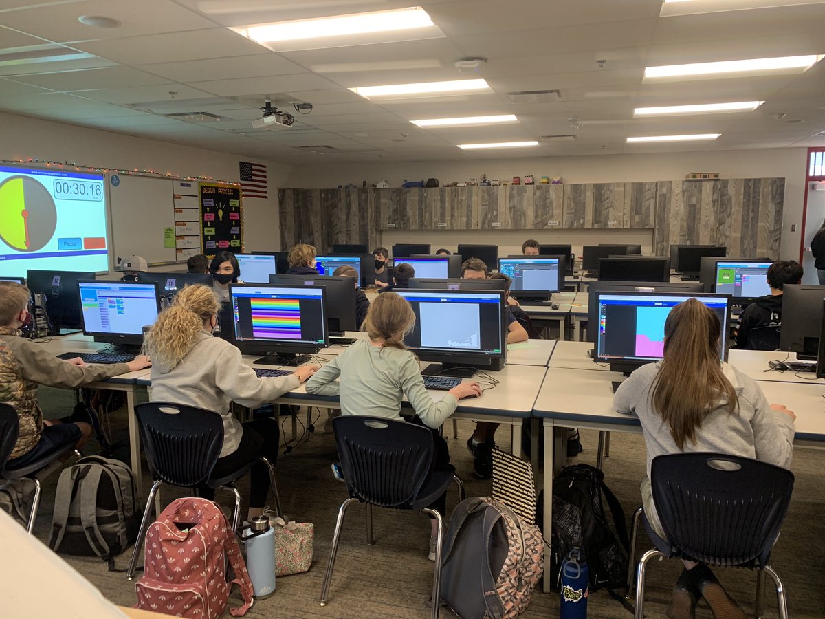 HillcrestStem's tweet photo. Hour of Code happening at Hillcrest today!! #computerscienceeducationweek #HourOfCode #DVUSDtech @DVUSDTech @DVUSD @hourofcode https://t.co/yiTYynVyFH