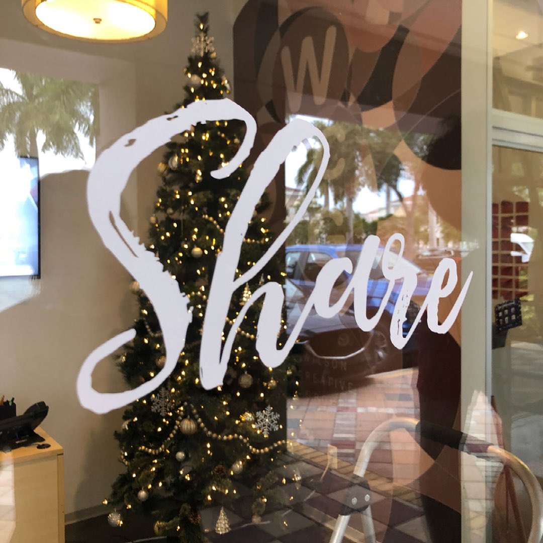 wcgpros's tweet photo. It’s beginning to look a lot like Christmas 🎶 We’re getting into the holiday spirit with our new window display! 🎄☃️🎁
#wilsoncreative #WCG #marketing #advertising #swfl #naplesflorida #bonitasprings #marketingagency #agencylife #funatwork #adagency #christmas https://t.co/Y2lr11onN3