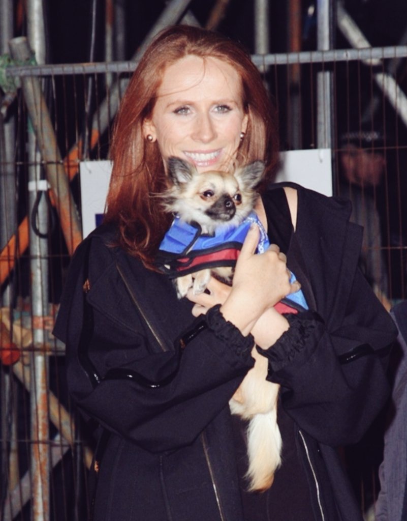 Catherine Tate being madly in love with dogs... a thread