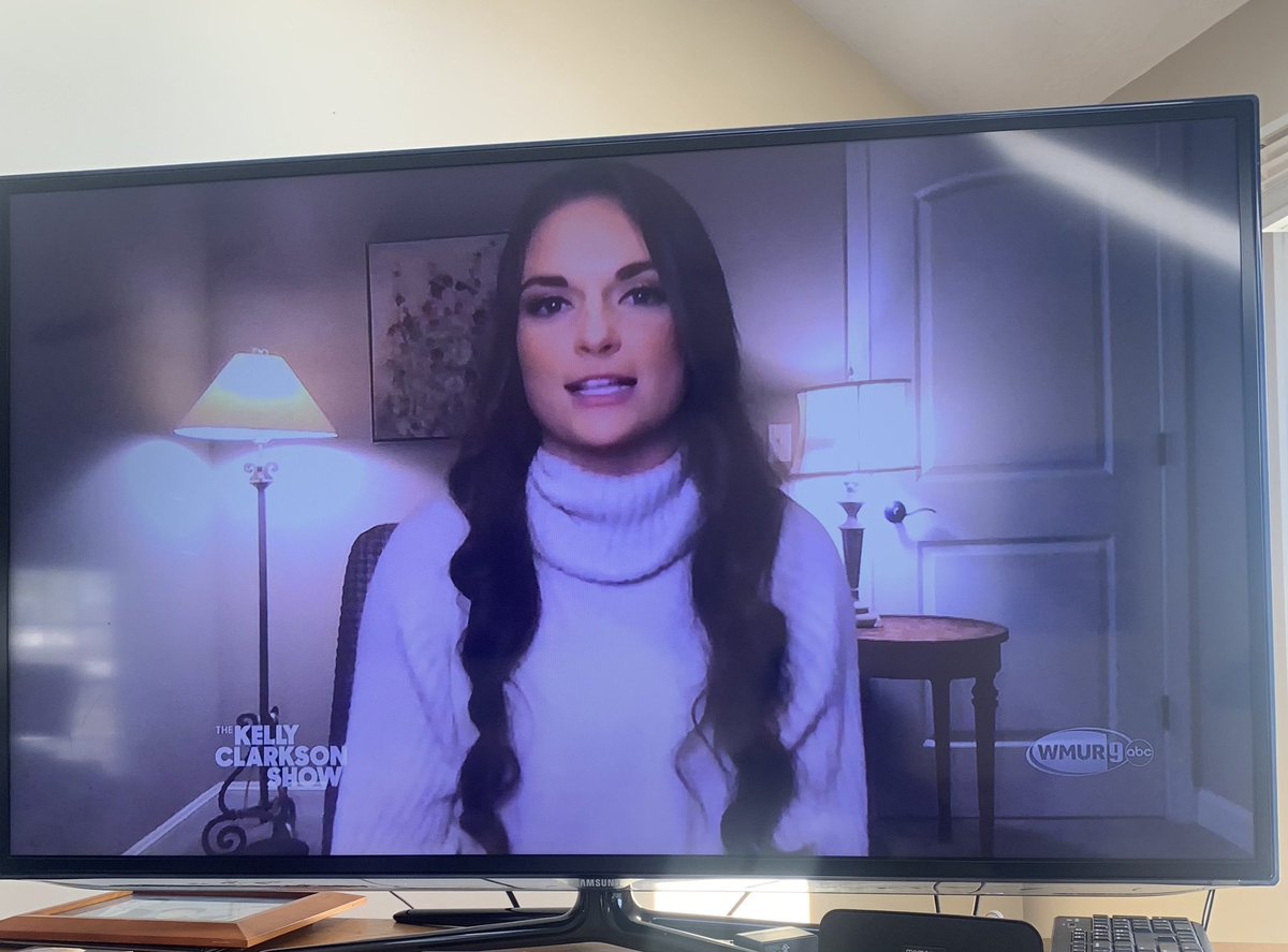 annsaxtonmurphy's tweet photo. Excited to see Noelle Lambert founder of @TheBornToRunFo1 on @KellyClarksonTV talking to her and @ajanaomi_king about her recognition as a @LOrealParisUSA #womenofworth https://t.co/uLaG6U80Ns