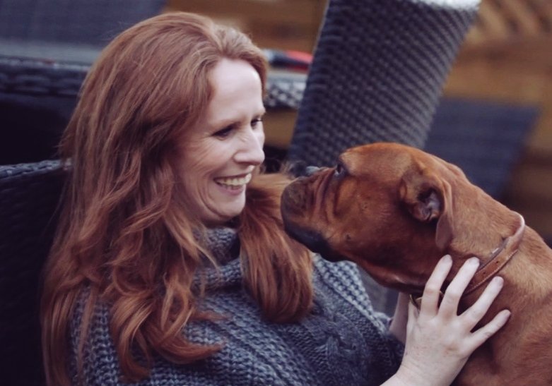 Catherine Tate being madly in love with dogs... a thread