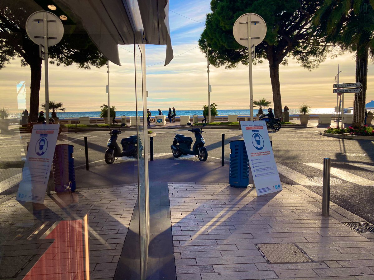 jercrunchant's tweet photo. #PointMétéo « reflets de Croisette » #Cannes #CotedAzurFrance #hopperstyle https://t.co/CzQSP5iAL5