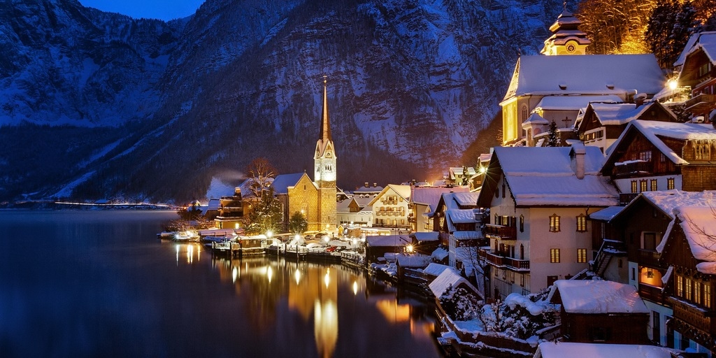 jabiroocom's tweet photo. Hallstätter Gölü kıyısında kurulan #Hallstatt, geleneksel Avusturya köy mimarisinin en güzel örneği.⁠
Her mevsimde bambaşka bir güzelliğe bürünen kasaba beyazlar altında tam bir kar küresini andırıyor.⁠
⁠ https://t.co/5RBJ2bbJnC