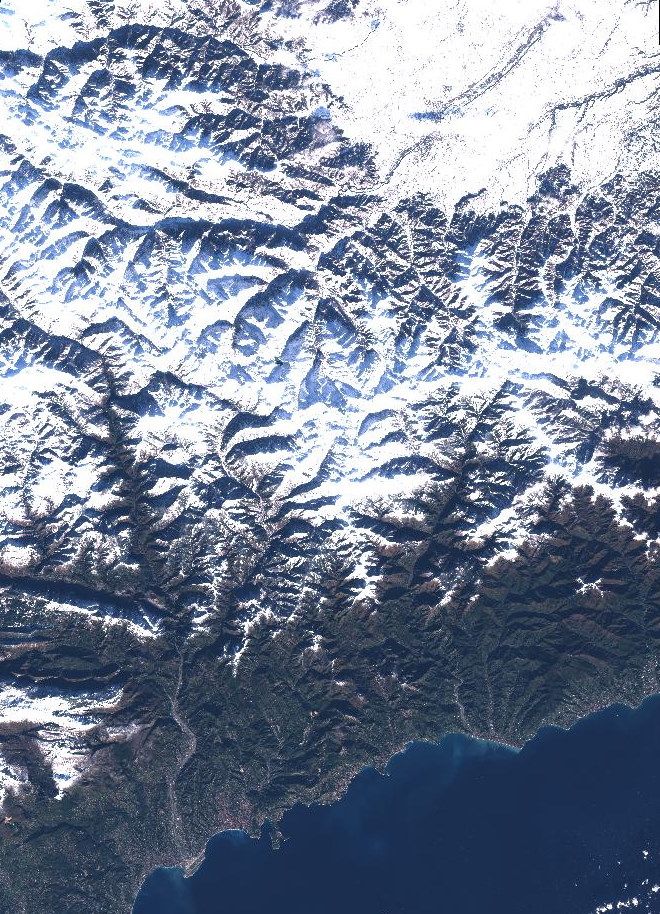 Belle couverture de neige sur le Mercantour, telle que vue par Sentinel-2A ce matin.
Pour zoomer sur votre sommet favori, c'est là : mercantour.info/techno/flocon-…