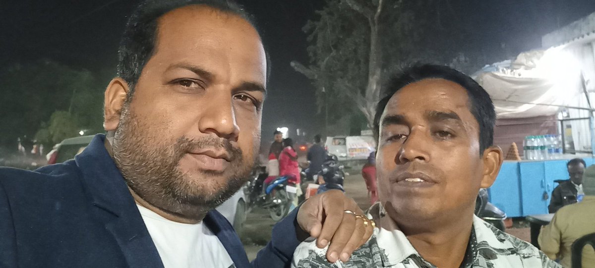 VishalBhadani19's tweet photo. #76day
आ रहे है हम !!
छा रहे है हम !!
आइये साथ मिलकर झुमरी तिलैया की राजनीति को बदलते हैं।
आज जन सम्पर्क के दौरान ली गई तस्वीर ! https://t.co/Z8PMoC8zqr