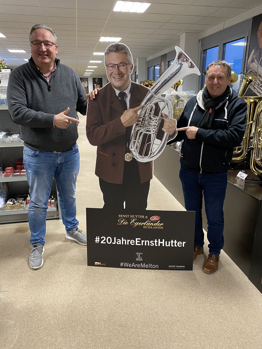 Nun ist der Ernst Hutter immer bei uns!
Wir freuen uns auf Euren Besuch und Eure Teilnahme am Gewinnspiel!
•Selfie mit „unserem“ Ernst Hutter machen •Auf IG und/oder FB hochladen •und fertig!
#20jahreernsthutter @huttermusic #fmbgütersloh👍 #wearebuffetcrampon