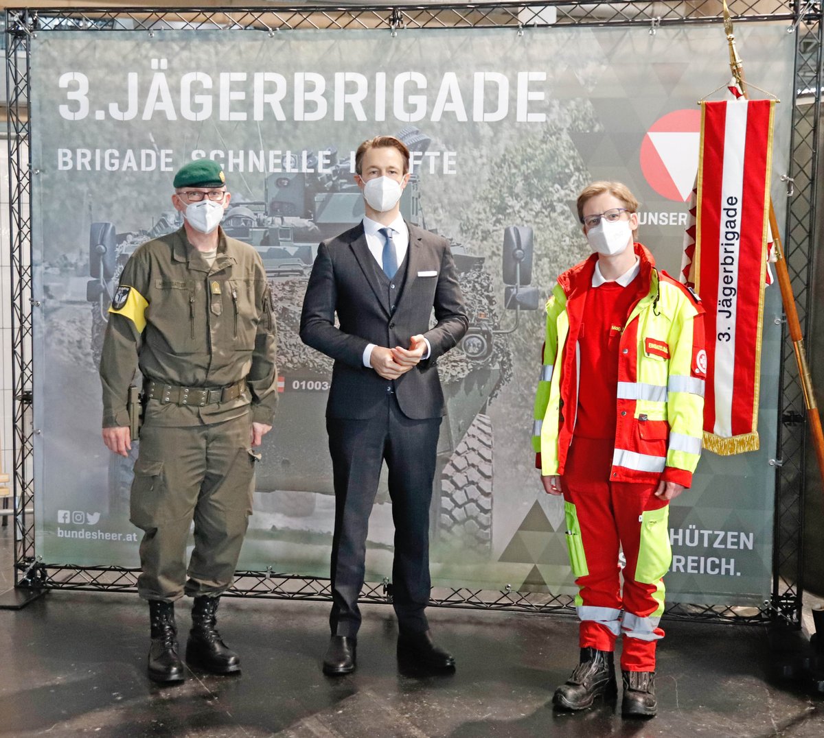Heute ließen sich #Bundeskanzler #SebastianKurz, #Finanzminister #GernotBlümel und der #Bürgermeister #MichaelLudwig in der Messe Wien testen. 
#Bundesheer #3Jägerbrigade