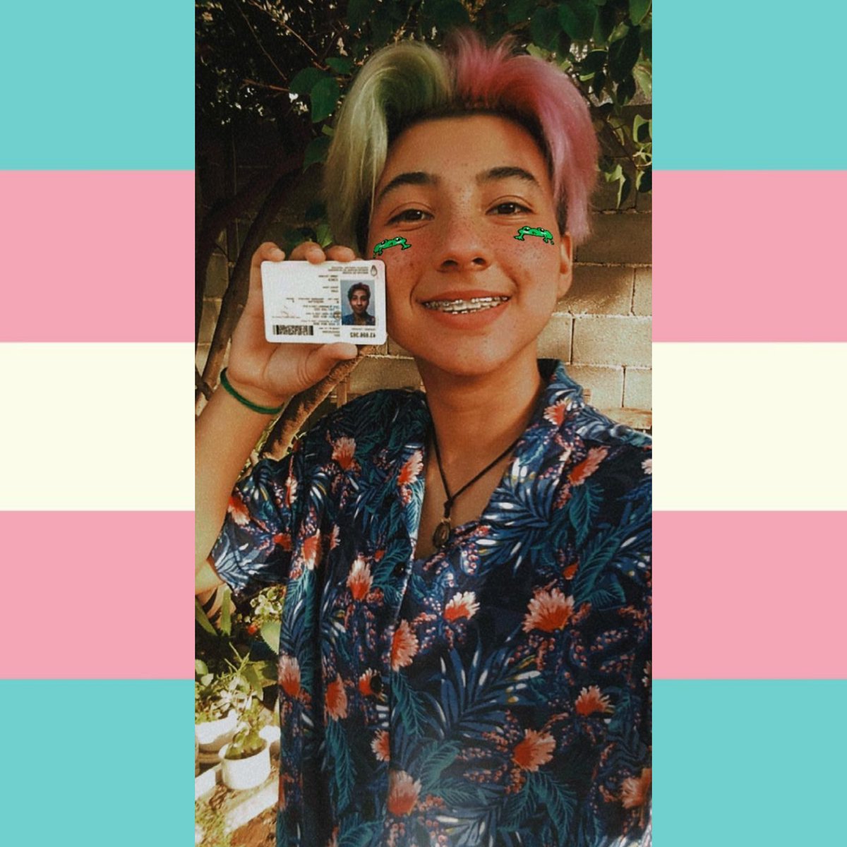 padajuani_'s tweet photo. Usualmente no comparto los tweets de #NuevaFotoDePerfil, pero esta vez es especial ya que me pueden ver feliz con mi nuevo dni.

Hice una publicación al respecto, por si gustan leerla<3 https://t.co/8Iunk7kZhX https://t.co/EaEnjJ1KqN