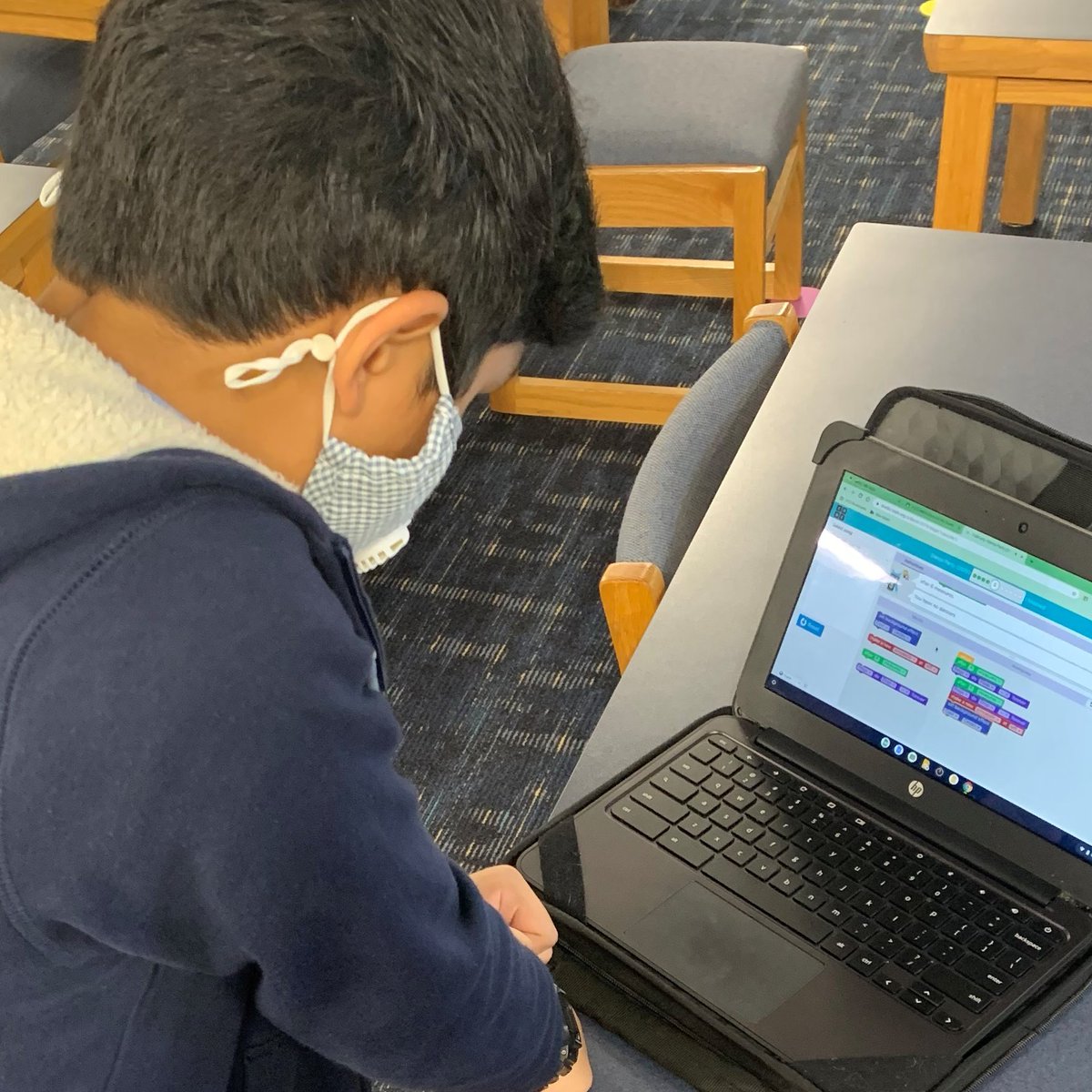 t2creech's tweet photo. @FLE_HCS 3-5 students were 💯 engaged in #hourofcode this morning - creating, coaching and presenting to their peers virtually!  The future looks 🔆@codeorg #ExpectSTEM #flippenfabulous #flippenpride https://t.co/PkQ2QqHP8l