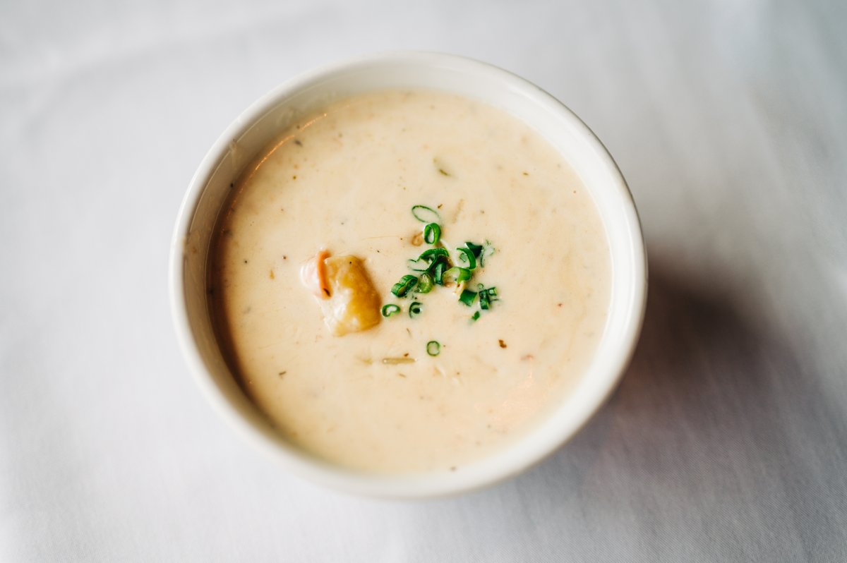 AbbyParkMilton's tweet photo. Colder winter days calls for hot clam chowder!
.
.
.
#supportlocal #neclamchowder #bostonrestaurants #bostonfoodies https://t.co/lXltgVJSma