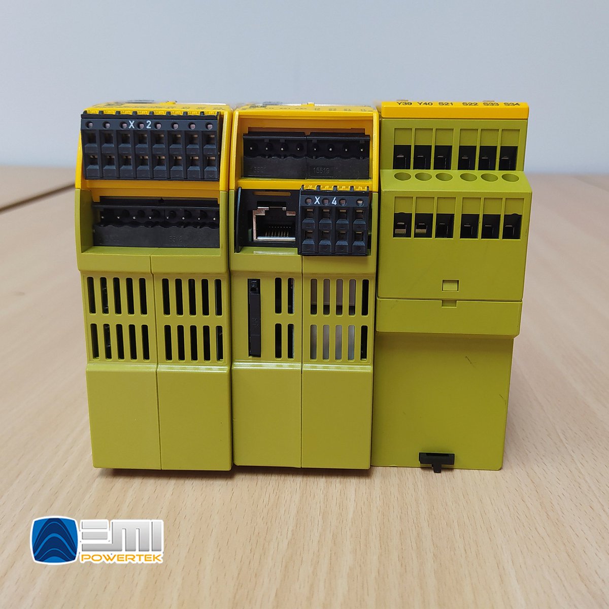 EMIPowertek's tweet photo. Relés de seguridad marca Pilz, disponibles para entrega inmediata.

Si estás interesado en saber más sobre nuestros productos ¡Escríbenos y te atenderemos con gusto! https://t.co/dkJ0mF1E3j