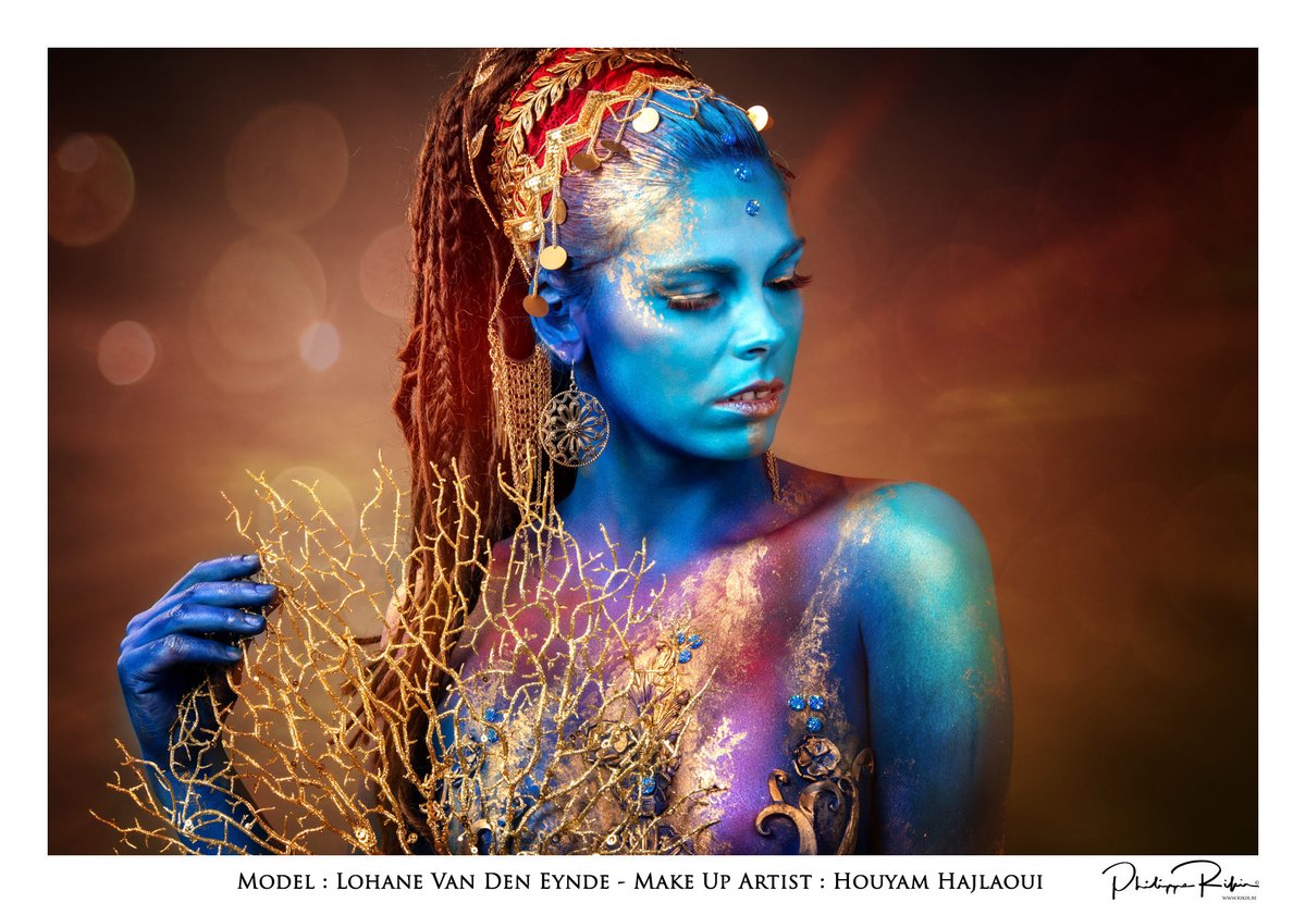 HouyamMakeUp's tweet photo. Blue-gold for the oriental princess @lohane_modele. I was lucky to collaborate with talented photographers Thanks @philippe_rikir for these beautiful photos  #bodypainting #collaboration #photographer #makeupartist #makeupartistworldwide #makeupartistlife #goldaddict #oriental https://t.co/8EnvkBaKAi
