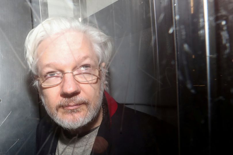 Stella Assange (@stella_assange) on Twitter photo Two pictures of Julian in UK police vans, ten years apart.
<a href="/BorisJohnson/">Boris Johnson</a>
@dominicraab
@realdonaldtrump
End this madness.
#FreeAssangeNOW
#10yearsArbitraryDetention
#JournalismIsNotACrime
#Assange Two pictures of Julian in UK police vans, ten years apart.
<a href="/BorisJohnson/">Boris Johnson</a>
@dominicraab
@realdonaldtrump
End this madness.
#FreeAssangeNOW
#10yearsArbitraryDetention
#JournalismIsNotACrime
#Assange