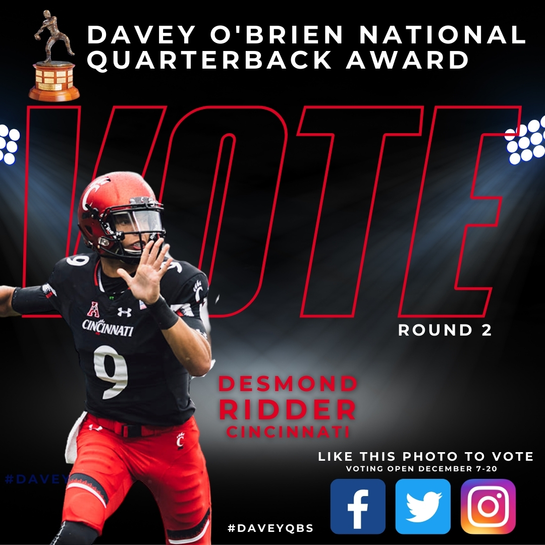 daveyobrien's tweet photo. He’s in the semifinalist spotlight! @GoBearcatsFB &amp; @GoBEARCATS fans, help @ridder_desmond9 by voting for him to be 1 of the 3 finalists for the 2020 Davey O’Brien Award! Just like this original post from @daveyobrien and then visit Instagram &amp; Facebook to do the same! #Bearcats https://t.co/1GL3VwjvH7