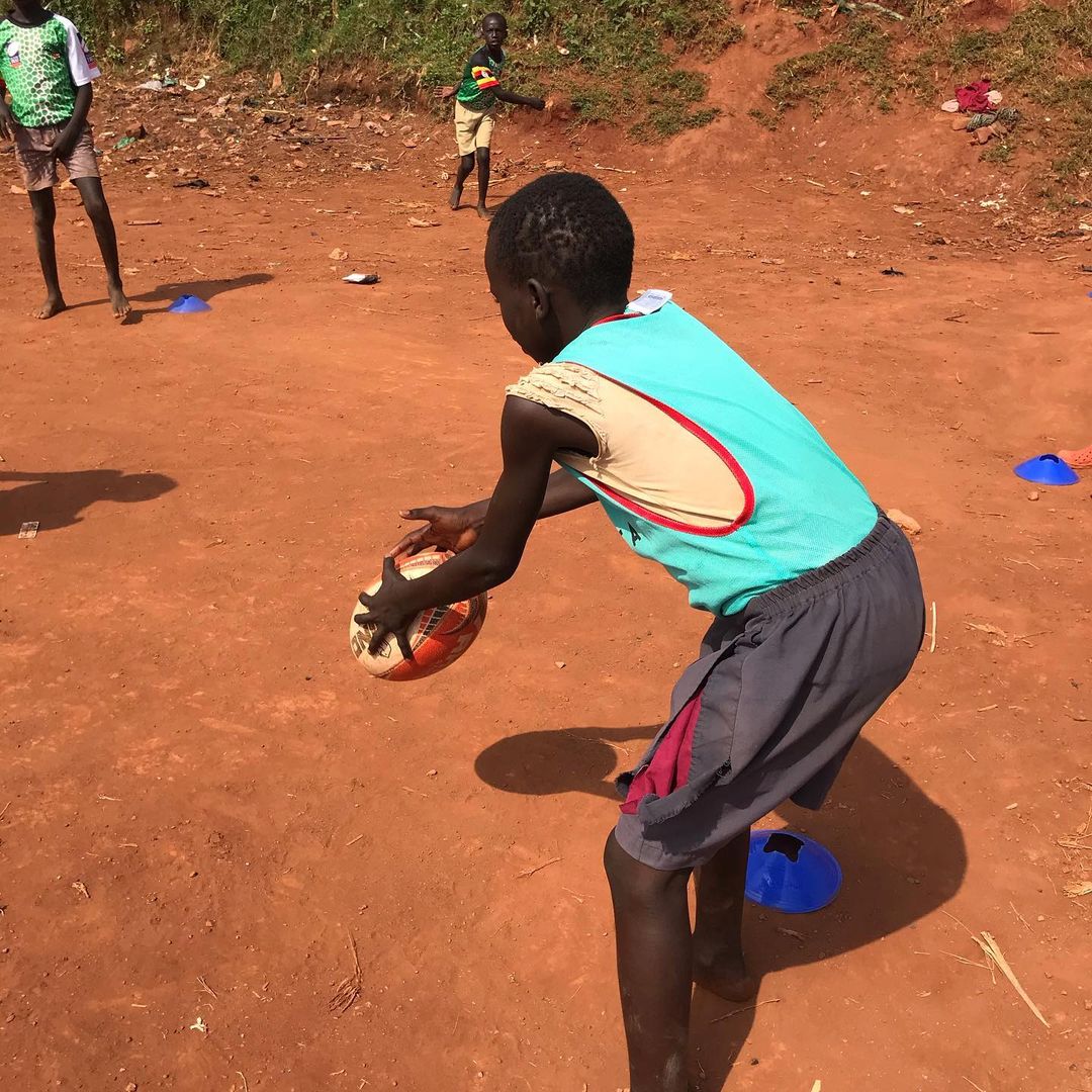 AQRugbyAcademy's tweet photo. #AQRA U11 TEAM.
Balls, Cones & bibs donated by @KenyanTitch & #SpringBoksTagRugby team.
#AcholiQuartersRugbyAcademy https://t.co/kfkLoe4c3G