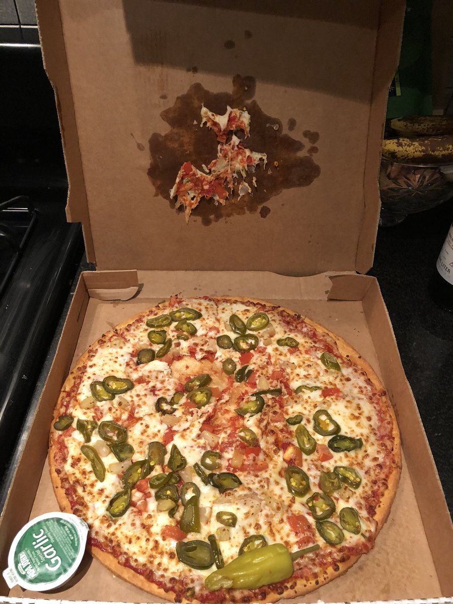 lbsquid's tweet photo. @PapaJohns delivering smashed pizza again... #smh 🤦🏻‍♀️ https://t.co/iXoPka3ACe