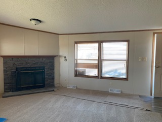 _officialadg's tweet photo. Our featured home this week is a 3 bed, 2 bath home, located in Rockvale community (Janesville, WI). This is a 1998 home that is *NEWLY REMODELED* and is located on a corner lot! Please call Brenda at 608-554-2712 for more information. https://t.co/TF41kbjJhD