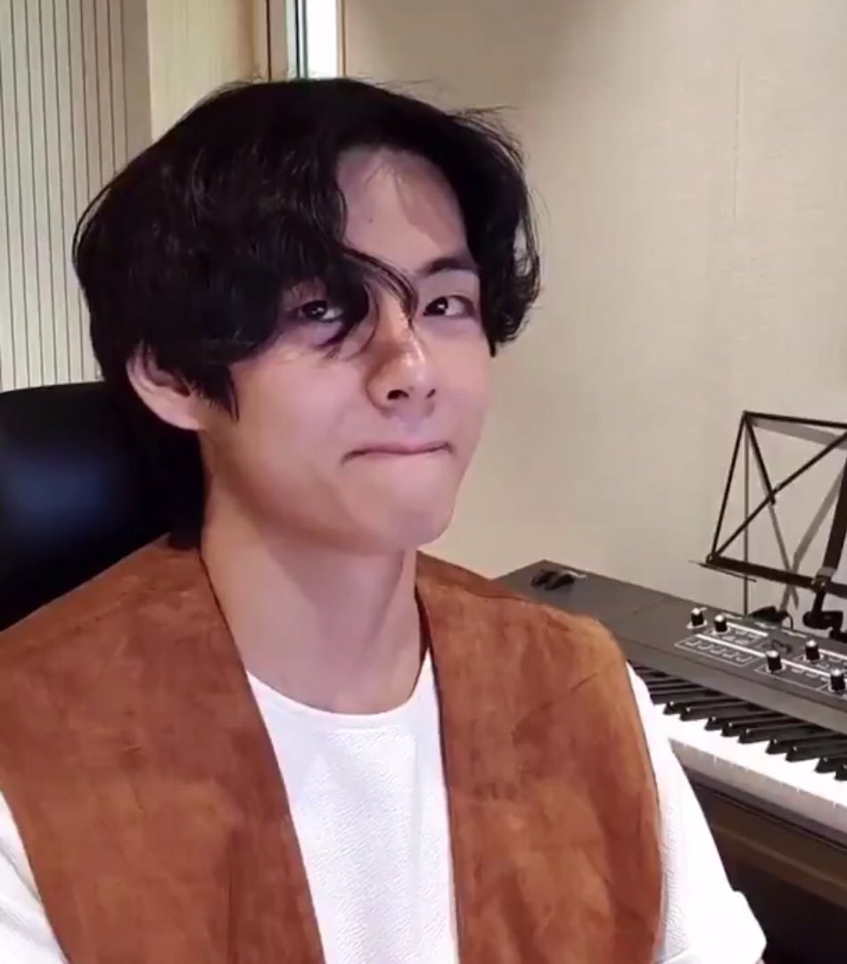 taehyung being a comedian - a thread: