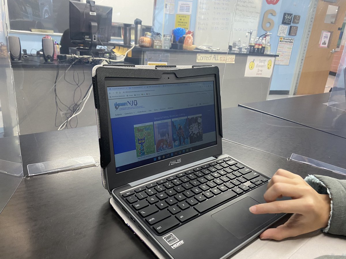 ParryKristen's tweet photo. Taking a tour of our e-library and virtual resources today to search science topics of interest. @eLibraryNJ @LibraryThorne @thorne_ms https://t.co/FzhYvxP5z1