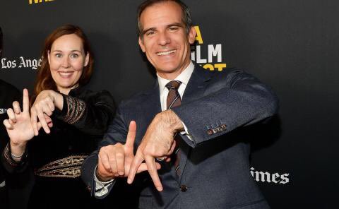 nzo11's tweet photo. Dear patriots 
PLEASE FOLLOW 
@LDPglobalorg @newsmax 

Dear
#JennEric 
@MayorOfLA 

BOTH #RepublicansAndDemocrats 
Stand against your #Generic (#JennEric) #lockdown 

Your message......
#OurMessage 
#WeStand4JohnStrand
#StandWithStrand @LDPglobalorg https://t.co/zmAuGSSSqB