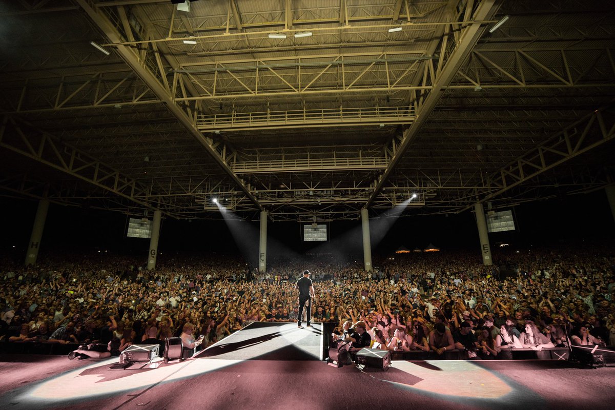 brantleygilbert's tweet photo. Anybody else rather be here right now? #bgnation https://t.co/YMrlIJDpNf