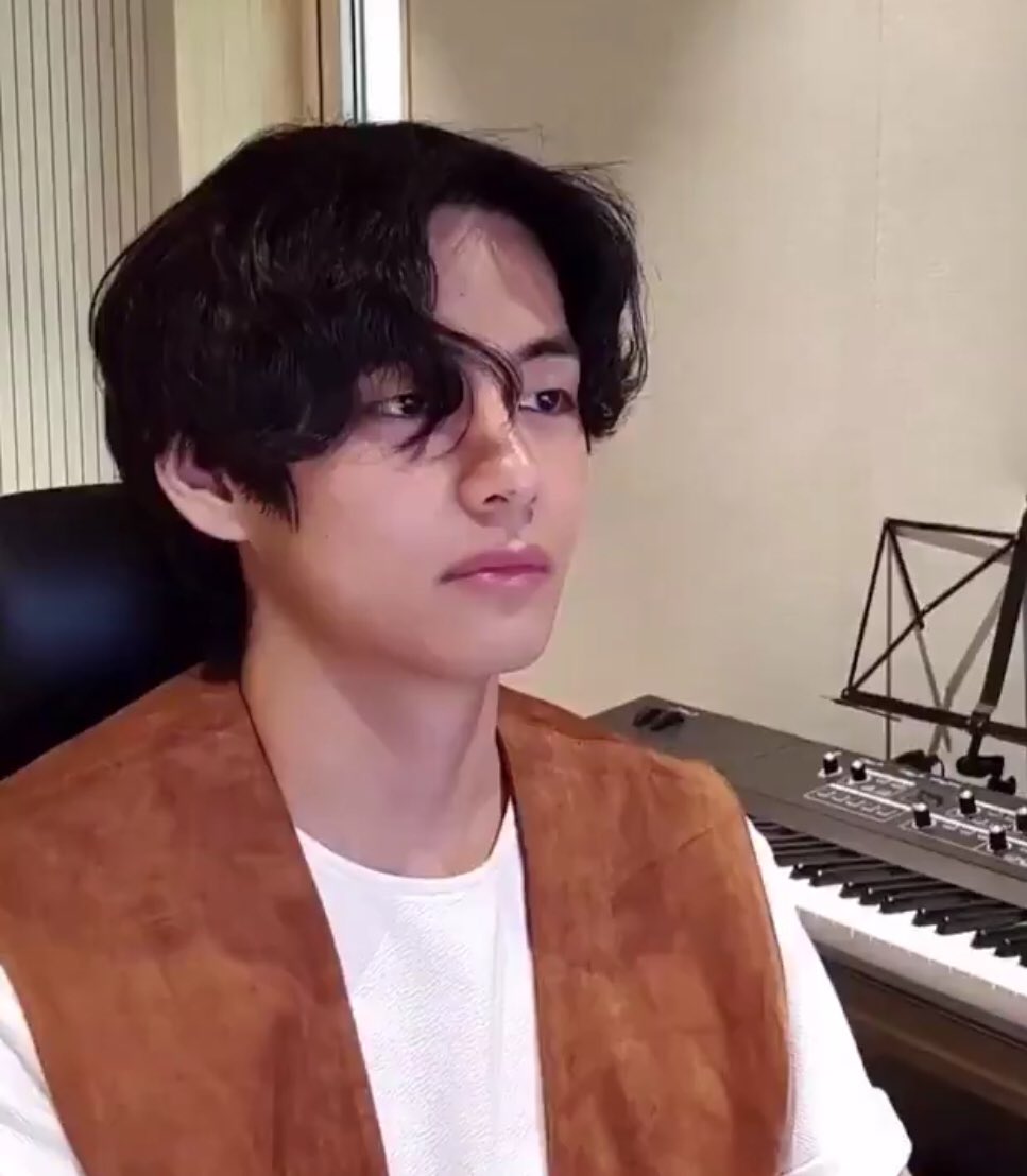 taehyung being a comedian - a thread: