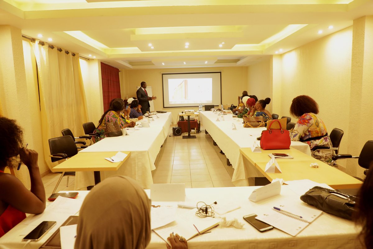 YouthconnektGN's tweet photo. #Formation
Début des sessions de formation des 25 jeunes femmes entrepreneurs à Conakry
Modules de la journée :
✅ Initiation à l’esprit d’entreprise
✅ Technique de vente
✅ Choix de la forme juridique de l’entreprise
#600femmes #Entreprendre https://t.co/Nb87RHGZtq