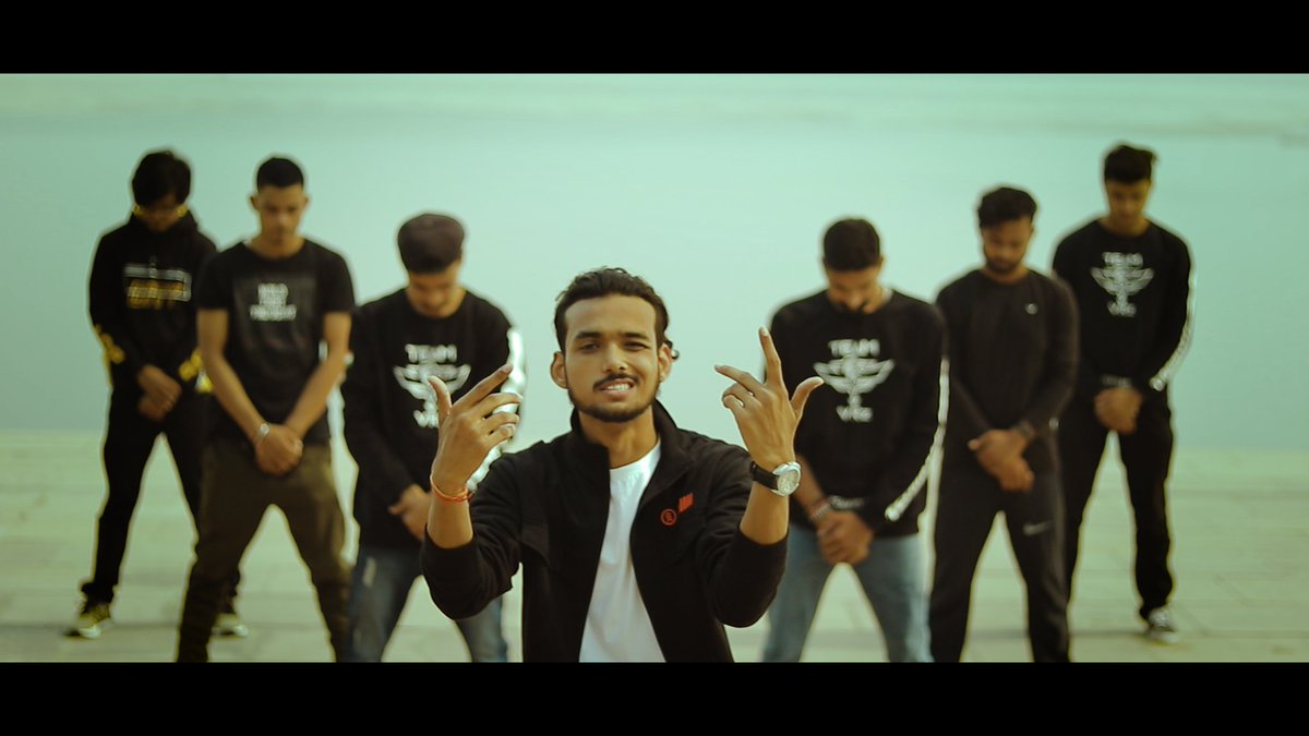 visualsbyabhi's tweet photo. COLOR GRADING BREAKDOWN OF "BHAI MERE - @kohrapper
ft. @theteamvrz "

A film by @vrzvisuals

#filmmaker #filmgear #filmmakinglife #indiefilmmaker #doplife #director #directorofphotography  #cinematography #postproduction #colorgrading  #colorgrade #colorist #davinciresolve https://t.co/uD64Ulsjsf