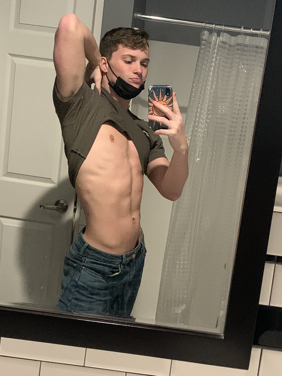 diabeticthot's tweet photo. been workin on my fitness 🙄 https://t.co/CB7DeXvIUX
