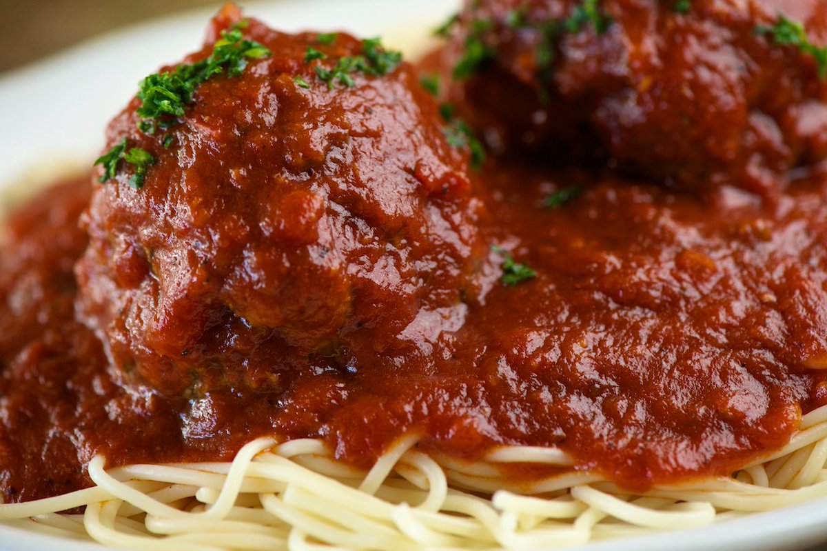 "Spaghetti can be eaten most successfully if you inhale it like a vacuum cleaner." - Sophia Loren

#Mandinas #NewOrleans #Spaghetti #Meatballs #NOLAdining #NOLAeats