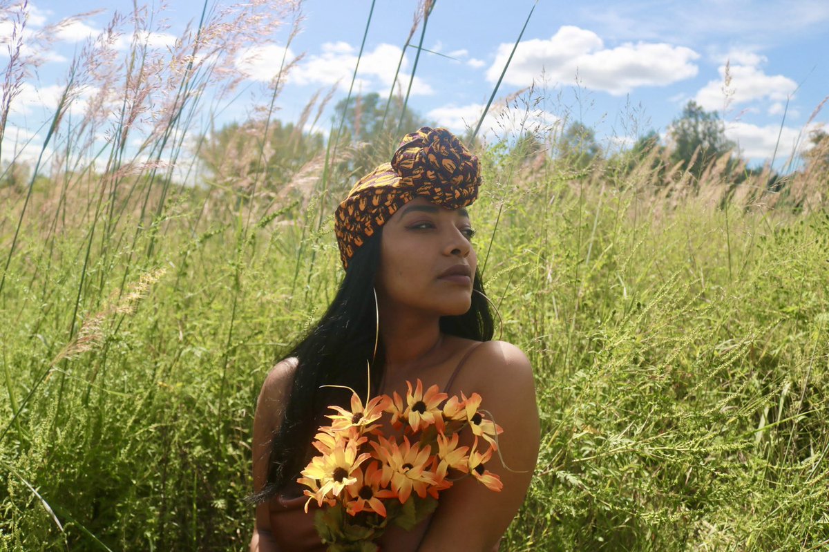 wrapsofmonroe's tweet photo. The week is yours, own it 👍🏾

Shop our online store, https://t.co/hwrz0hZPy7 for our satin lined full headwrap , Nimba 🙌🏾🙌🏾

If viewing follow @wrapsofmonroe 

#newweek
#happymonday
#newweekvibes
#naturalhair
#protectivehair
#naturalstyles 
#protectivestyles 
#nature
#beauty https://t.co/We3nt9NY2m