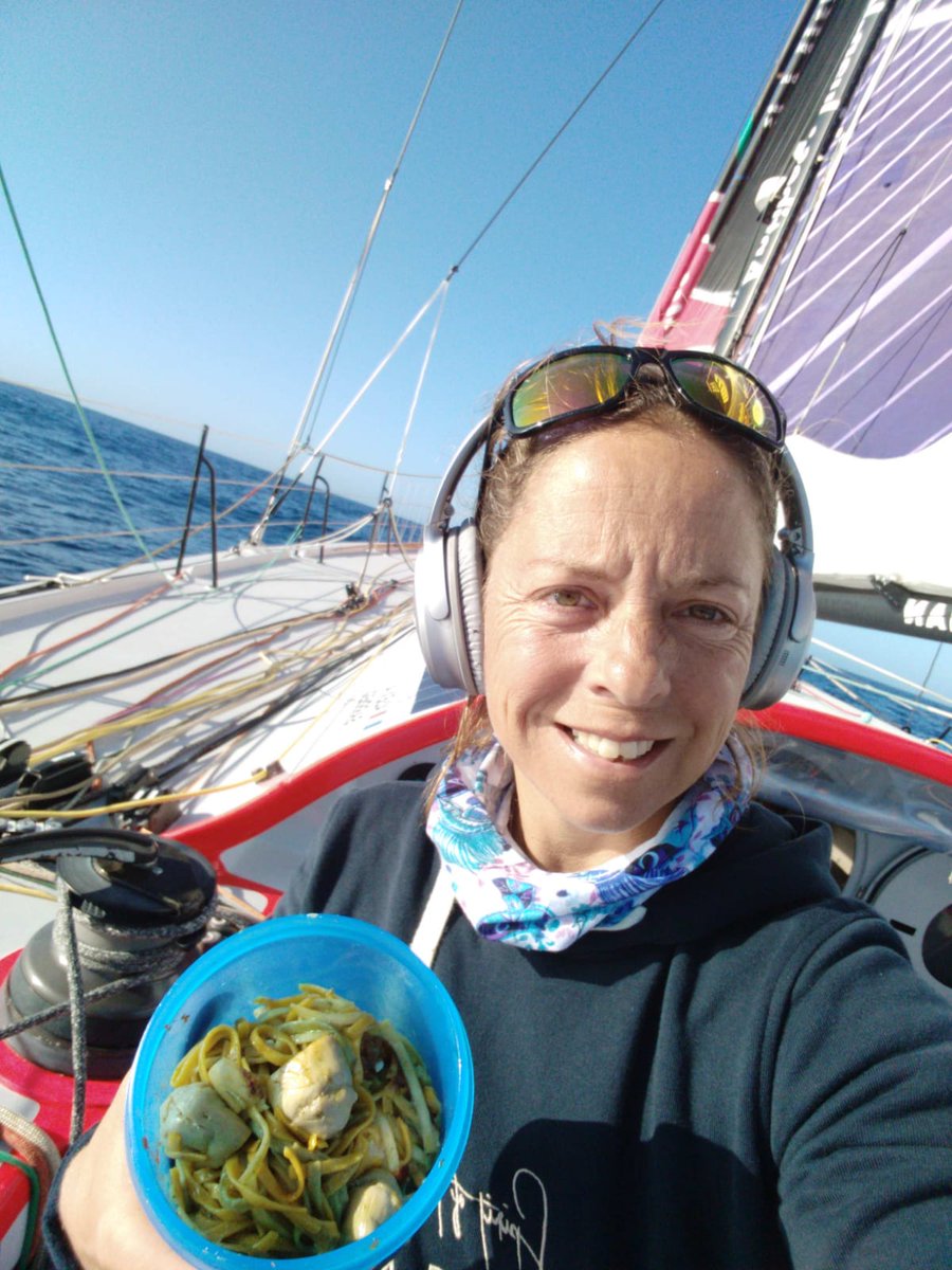 B O N   A P P É T I T  😋

"La pasta et basta ! Une superbe pasta pistou, artichauts et parmigiano de <a href="/LaCambuse/">La Cambuse - Terroirs Sans Frontière</a> ! Parfait pour reprendre des forces. Et pour la relaxation j'écoute le podcast <a href="/laplanetebleue/">La Planète Bleue</a>. Bon appétit et bonne soirée à vous !" 😍

#TSE4myplanet