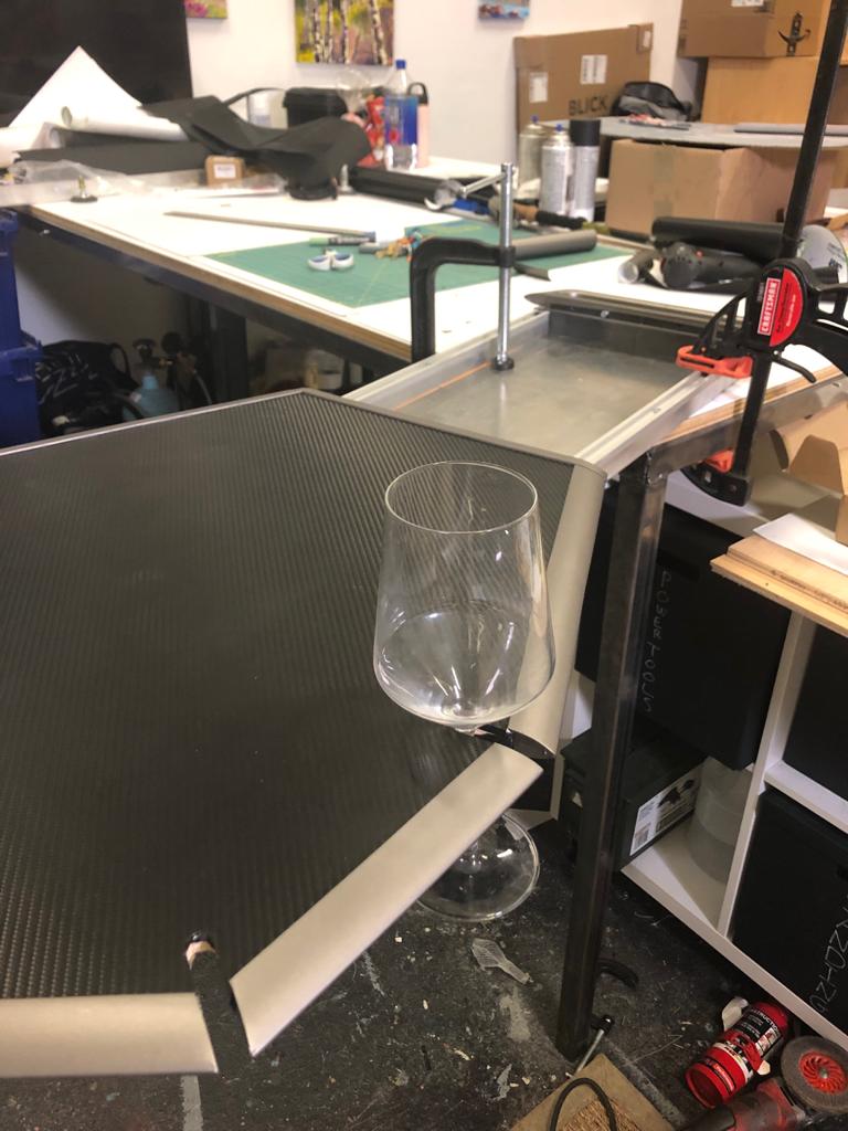 spaceinnovlabs's tweet photo. 🍷✨ Yes, you’re seeing that right. Tailgating just got 1000 times sexier, cleaner, and more organized. Take your friends and family out #winetasting with the Tail Table (made for any car or SUV with a metal U-latch in the rear). #thetailtable https://t.co/k3xSswDYrT