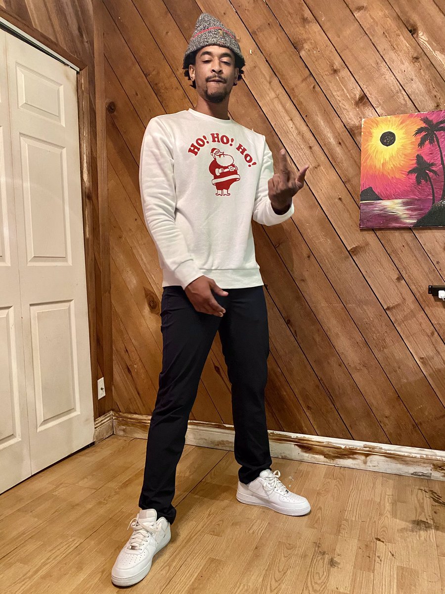 GodBodyXali's tweet photo. Ho, Ho , Ho 🎅🏾 #REGALIFE hit dis link and play something nice https://t.co/tXJlVilTpe https://t.co/G9eOyOpW9Z