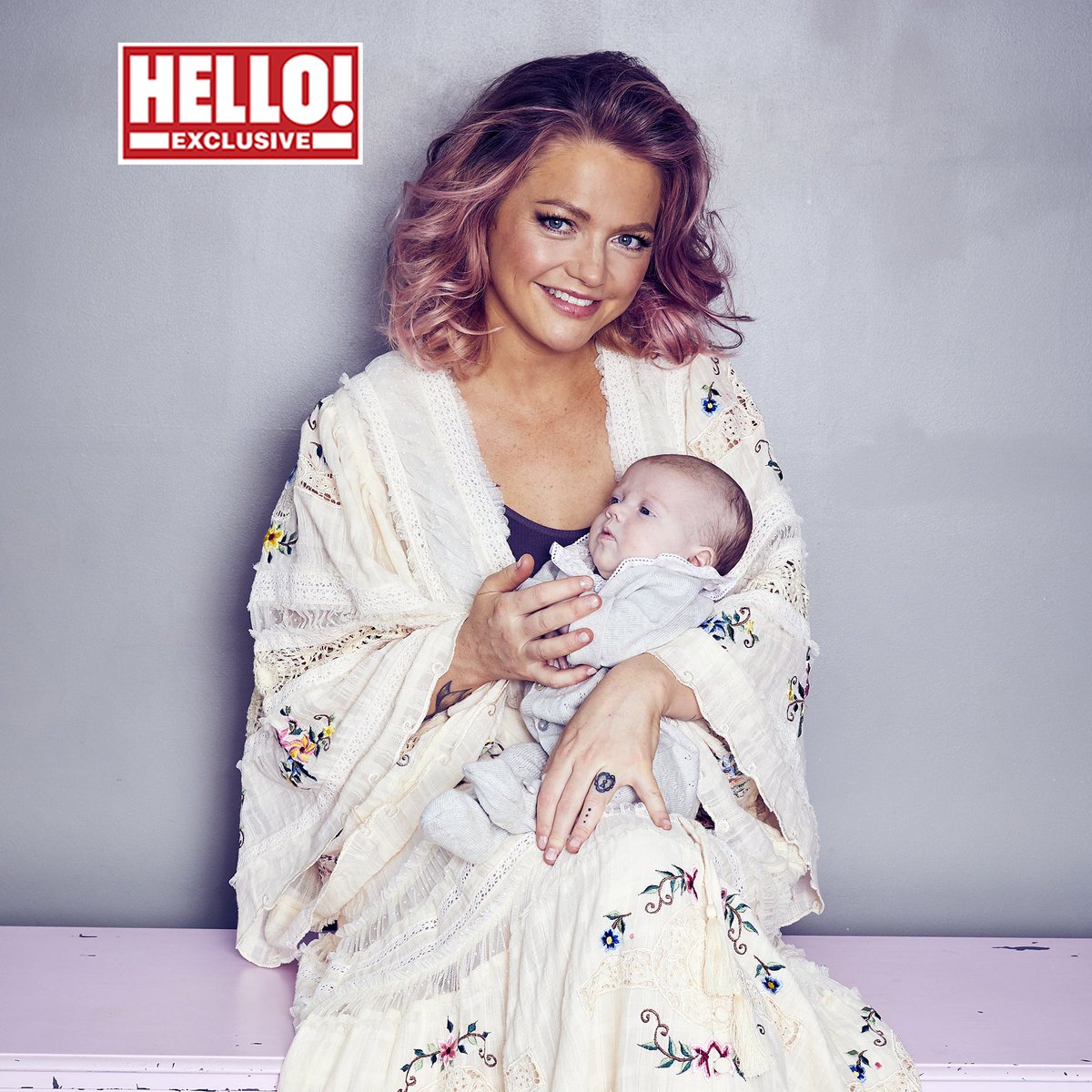 Pick up this week's Hello Magazine to see my exclusive interview and photoshoot to introduce baby number two 💞🍼🍼 @hellomag